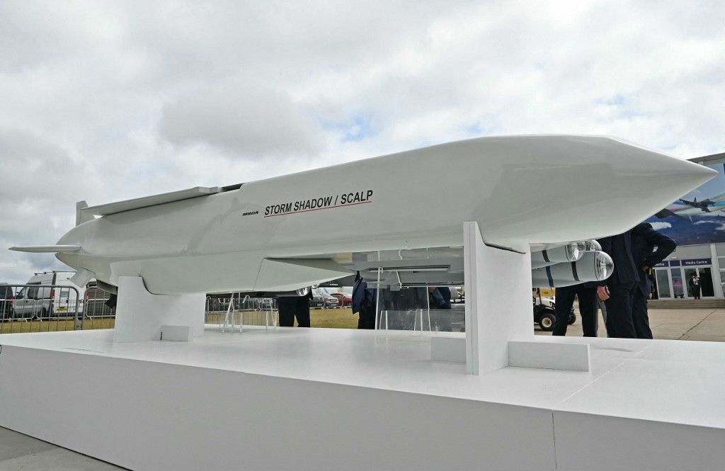 A Storm Shadow / SCALP long-range air-launched cruise missile is pictured displayed at European missile maker MBDA's display stand, on the opening day of the Farnborough International Airshow 2024, south west of London, on July 22, 2024. (Photo by JUSTIN TALLIS / AFP)