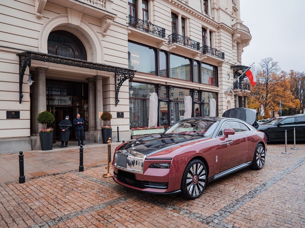 Warsaw,,Poland,-,November,17,,2023:,Rolls,Royce,Spectre,2024,