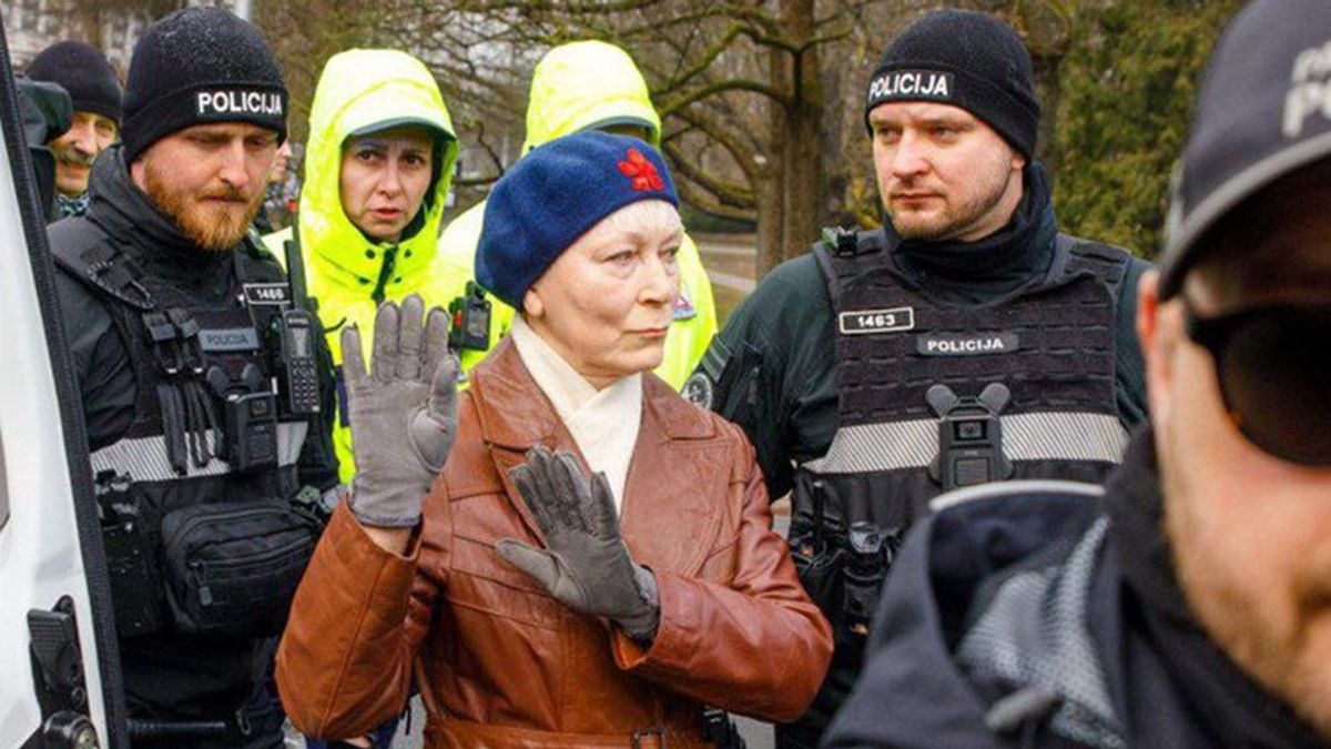 Egy év börtönt kapott a Z jel miatt a Putyin-barát oltástagadó