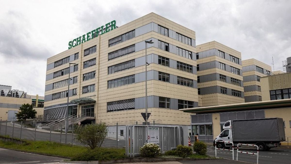 A Schaefflert is elérte az elbocsátási hullám