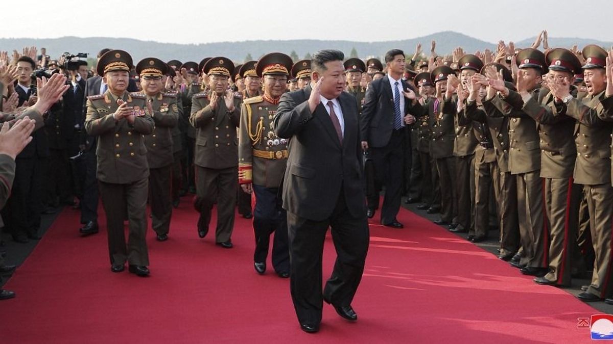 Észak-Korea még jobban bezárkózik, lezárja a Dél-Koreába vezető utakat