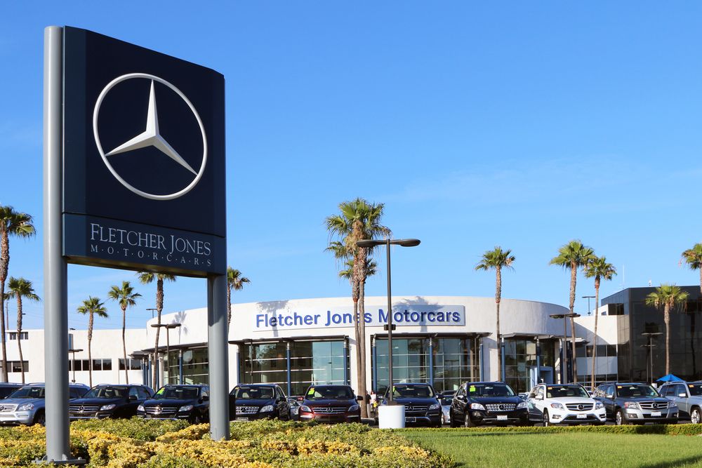 Newport,Beach,,Ca-august,,2015:,Fletcher,Jones,Mercedes,Benz,Dealership,Is kikötői sztrájk