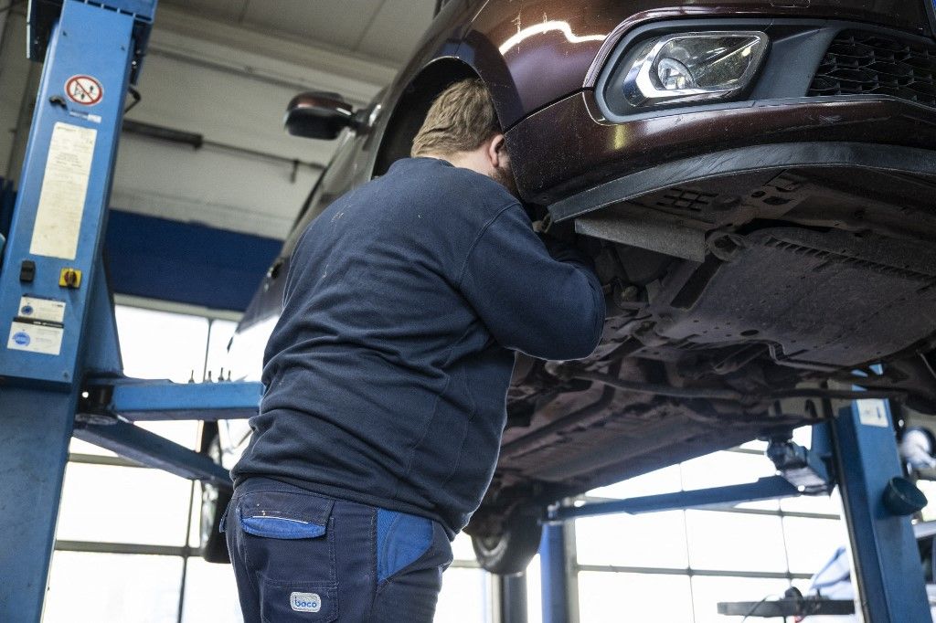 Car repair shop in Berlin
téli gumi csere
kötelező autó