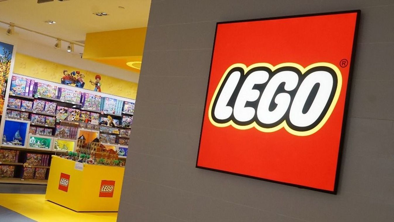 Lego wins its first copyright court case in China against Bela
lego
cég
