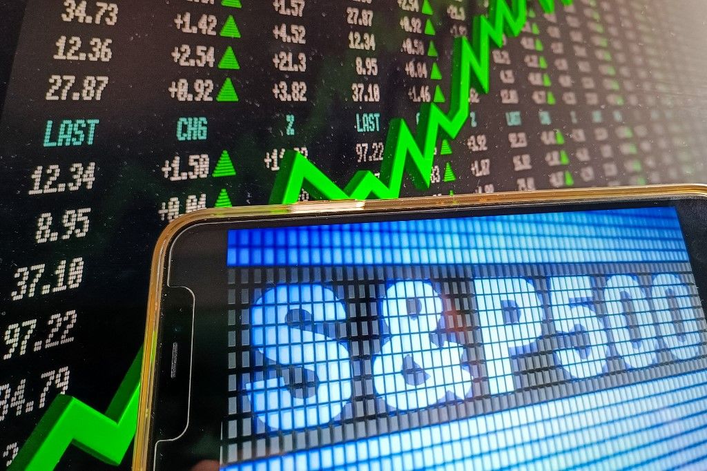 Az  S&P 500 idén is erősen túlteljesíti a STOXX 600-at, példázva az Amerika és Európa közt nyílt versenyképességi szakadékot Illustration of S&P 500, April 24, 2024. Standard & Poor s (S&P) is a subsidiary of McGraw-Hill that publishes financial analyzes on stocks and bonds. It is known in the American market for its S&P 500 stock index.
Illustration de S&P 500, le 24 avril 2024. Standard & Poor s (S&P) est une filiale de McGraw-Hill qui publie des analyses financieres sur des actions et des obligations. Elle est connue sur le marche americain pour son indice boursier S&P 500. (Photo by Riccardo Milani / Hans Lucas / Hans Lucas via AFP)