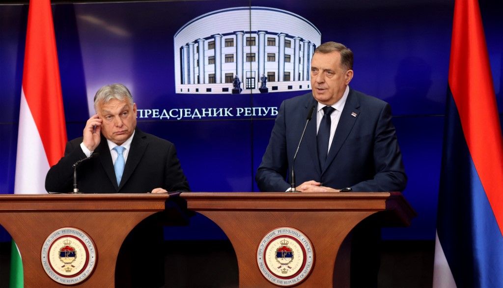 President of Bosnia and Herzegovina's entity Republika Srpska, Milorad Dodik (R) and Hungarian Prime minister, Viktor Orban (L) give a press conference following their meeting in Banja Luka, on April 5, 2024. Prime minister Orban arrived on April 4, in a two-day  official visit to Bosnia and Herzegovina, during which he held several meetings with country's top officials. (Photo by Borislav ZDRINJA / BOSNIA AND HERZEGOVINA PRESIDENCY / AFP) / RESTRICTED TO EDITORIAL USE - MANDATORY CREDIT "AFP PHOTO / BORISLAV ZDRINJA/PRESIDENTIAL PRESS SERVICE/ REPUBLIKA SRPSKA " - NO MARKETING - NO ADVERTISING CAMPAIGNS - DISTRIBUTED AS A SERVICE TO CLIENTS
orbán viktor