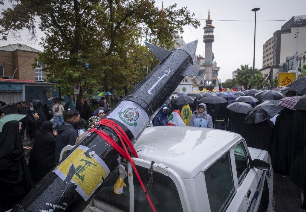 Iran Reaction Protest Against Killing of Hassan Nasrallah
Fattah-2