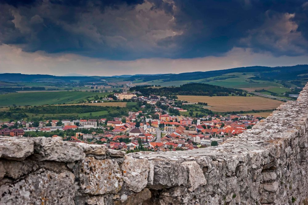 The,Spis,Castle,(spissky,Hrad),In,The,District,Of,Eperjes
település
