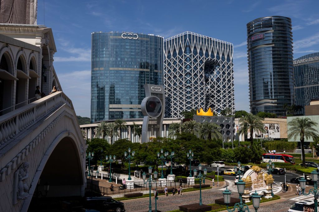 Tourists in Macau During Mainland China's Golden Week Holiday
The City of Dreams and Morpheus hotel resorts, developed by Melco Resorts & Entertainment Ltd., in Macau, China, on Wednesday, Oct. 3, 2024. Macau's gaming revenue rose 15.5% year-on-year in September, exceeding analysts' forecast as casinos gear up for one of China's biggest holidays, which usually fuels travel to the gambling hub. Photographer: Eduardo Leal/Bloomberg via Getty Images
Makaó