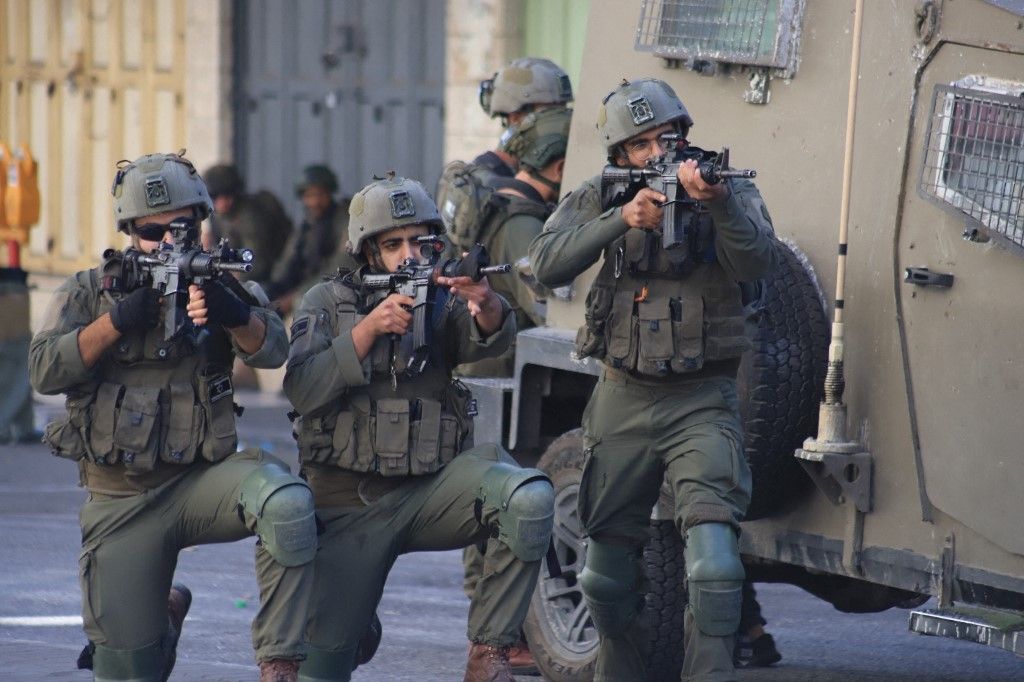 Israeli forces raid Hebron city of West Bank, Jogvédők perlik Németországot az izraeli fegyverexportja miatt