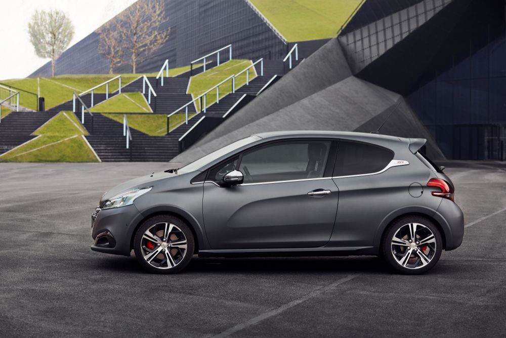 Katowice/poland-05.05.2016:,Grey,Peugeot,208,Gti,With,Original,Matt,Varnish,Standing
villanyautó
