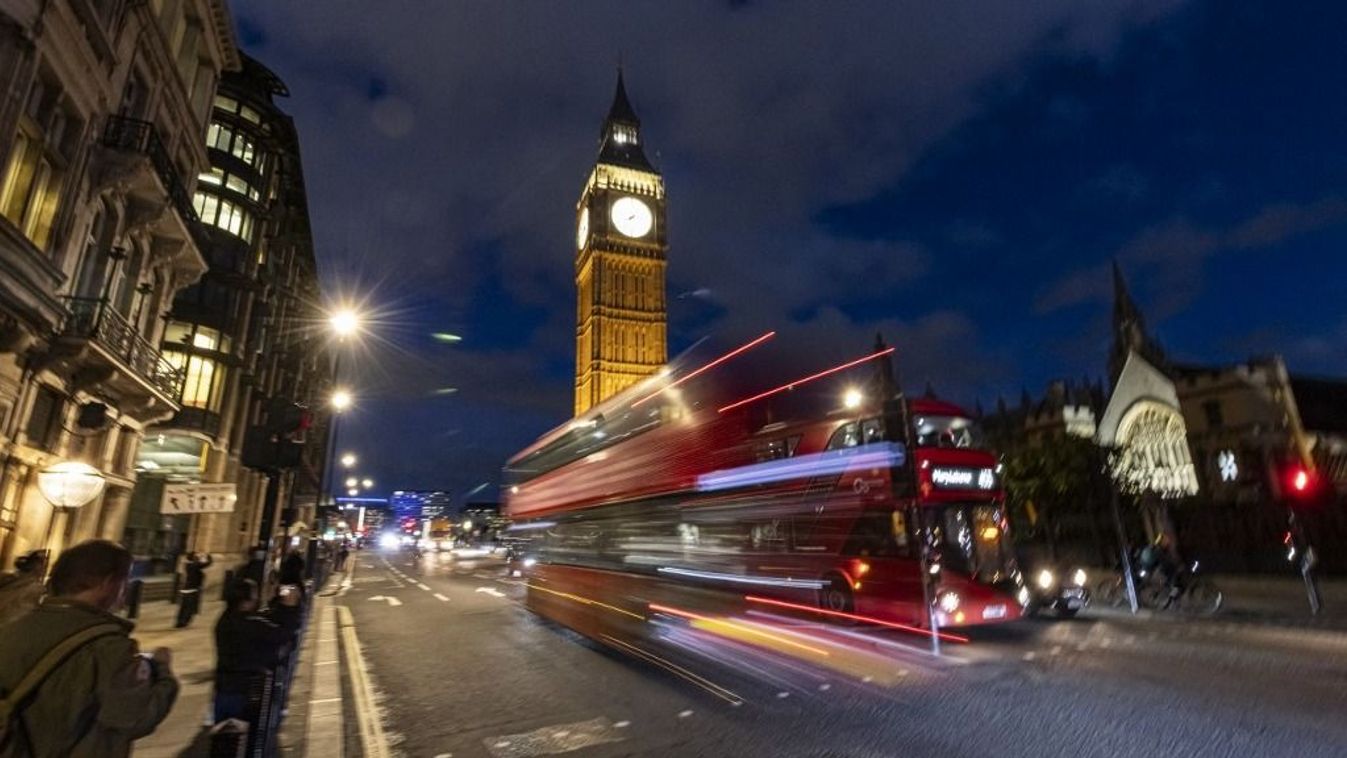 Night View Of Big Ben
gazdagok