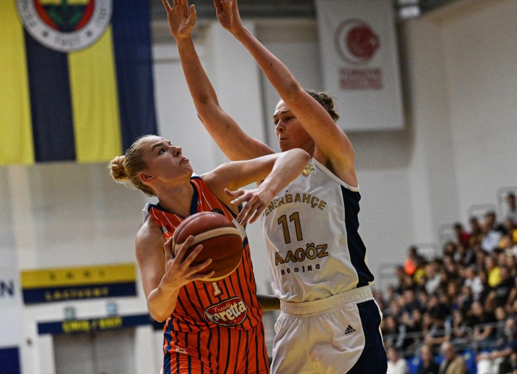 Fenerbahce Alagoz Holding v Beretta Famila Schio - FIBA EuroLeague Women