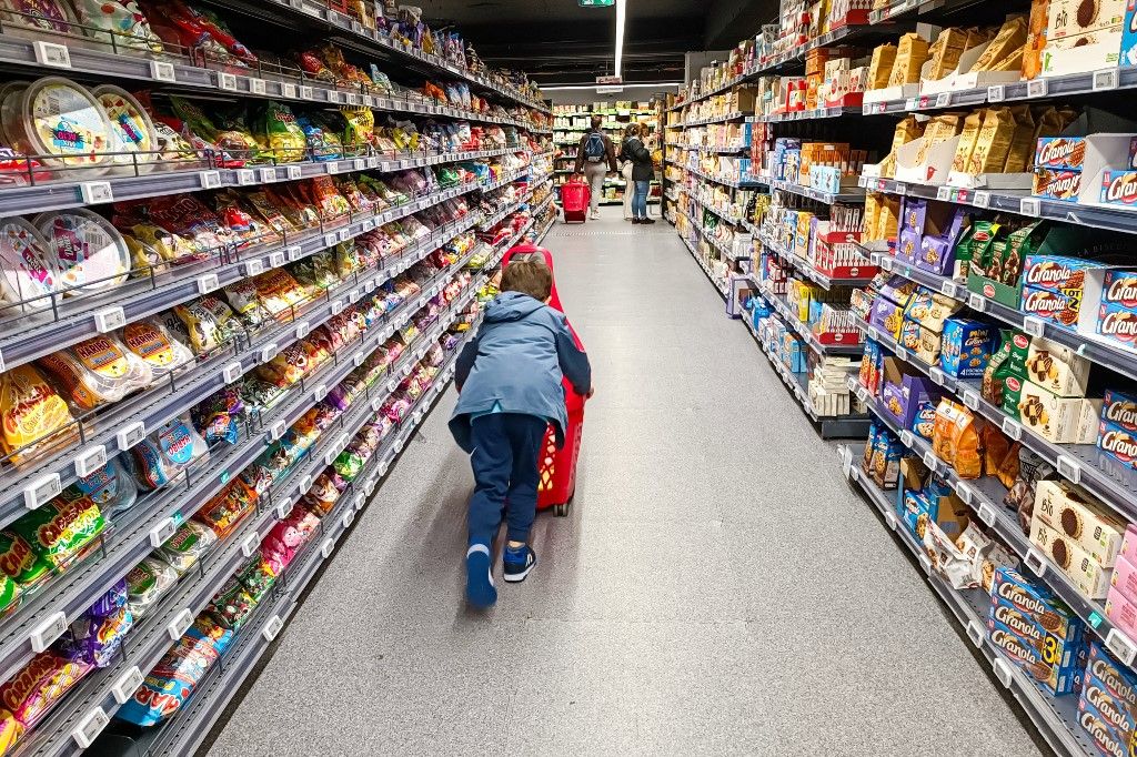 FRA-PARIS-SUPERMARKET