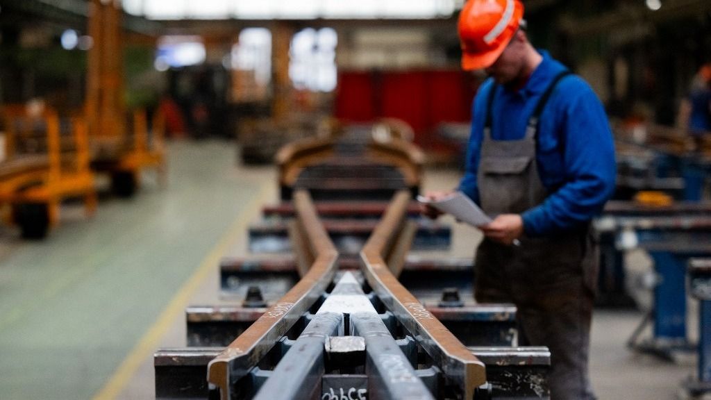 Construction of switches at Deutsche Bahn
30 August 2023, North Rhine-Westphalia, Witten: A worker checks the core of a switch at the plant for permanent way materials of Deutsche Bahn (DB Netze). Different switches for the rail network are manufactured here. Photo: Rolf Vennenbernd/dpa (Photo by ROLF VENNENBERND / DPA / dpa Picture-Alliance via AFP)