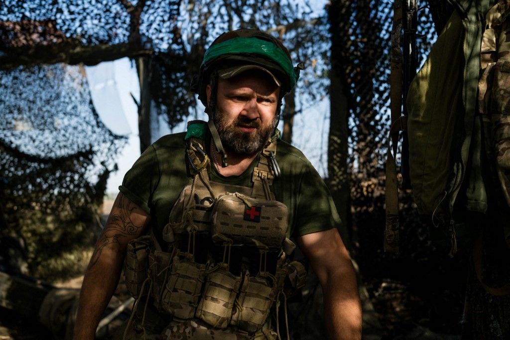 Ukrainian artillery repels Russian advance on Selydovo near Pokrovsk, Ukrajna végre bevallotta: nehéz helyzetben vannak a teljes frontvonalon