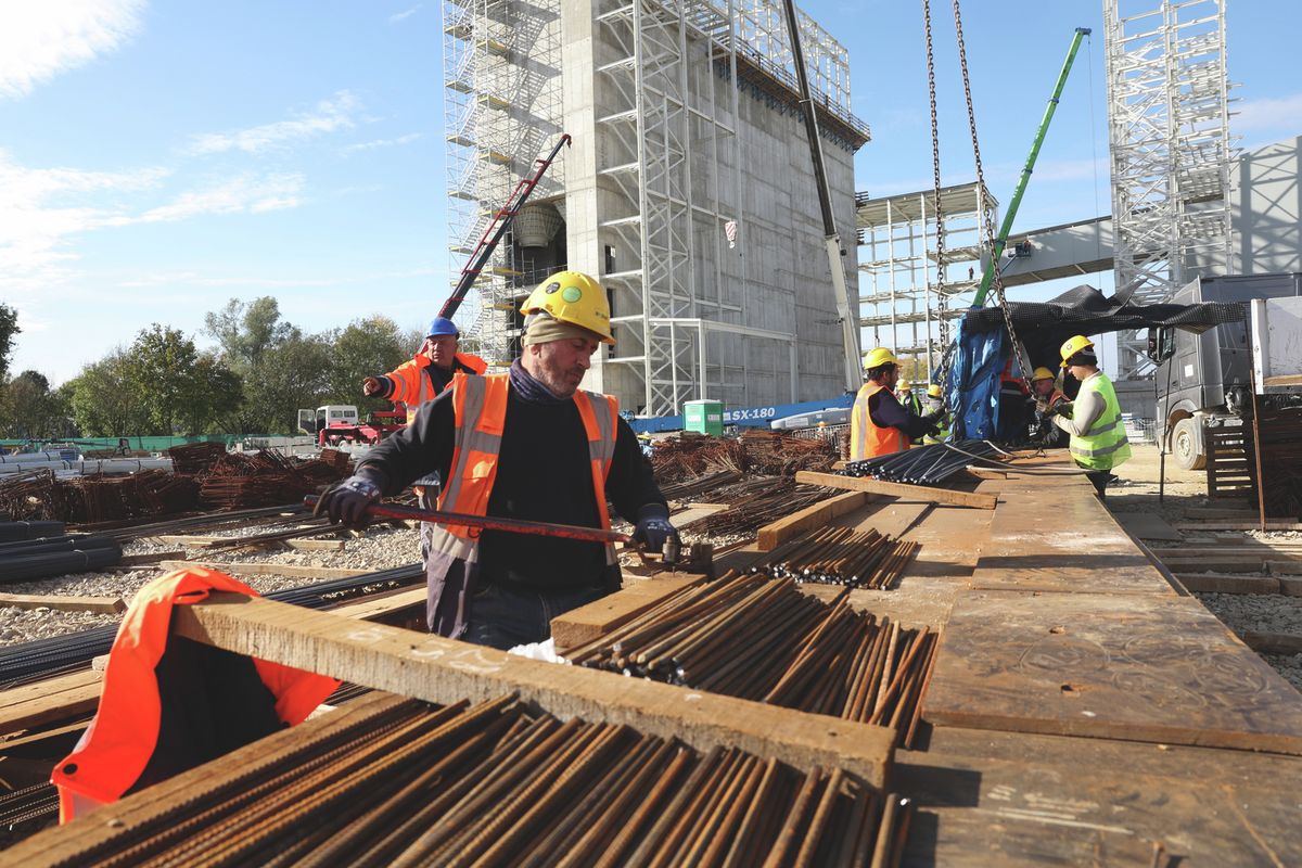 LANG1106, Levonul a kaposvári üveggyár alvállalkozója – túlsokkal tartoznak neki