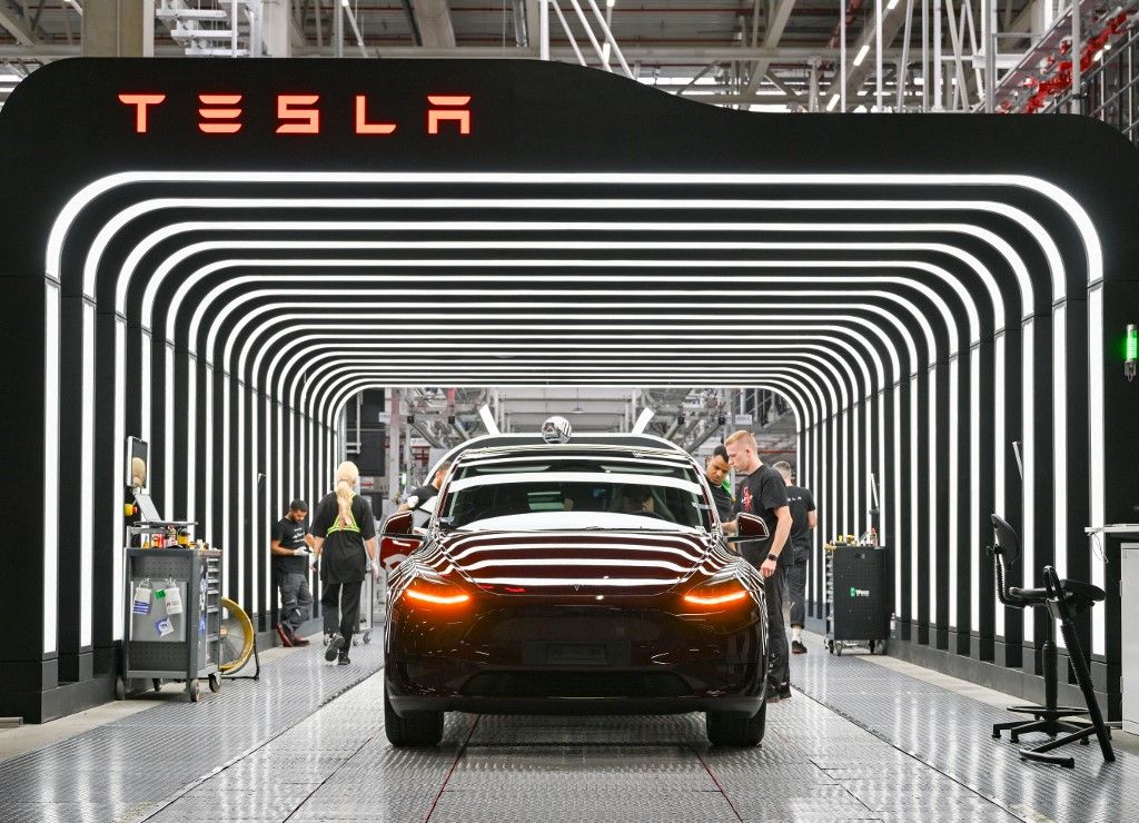 Tesla Gigafactory Berlin-Brandenburg
PRODUCTION - 29 July 2024, Brandenburg, Grünheide: The final inspection during production of the Tesla Model Y electric vehicle at the Tesla Gigafactory Berlin-Brandenburg. Photo: Patrick Pleul/dpa (Photo by PATRICK PLEUL / DPA / dpa Picture-Alliance via AFP)