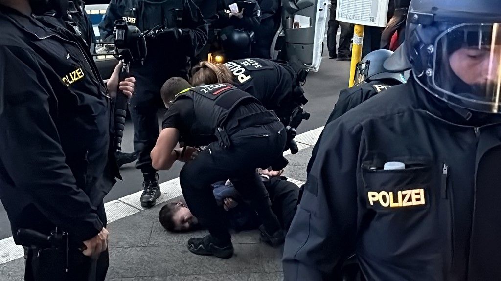 Protesters detained in Berlin after march in support of Palestine