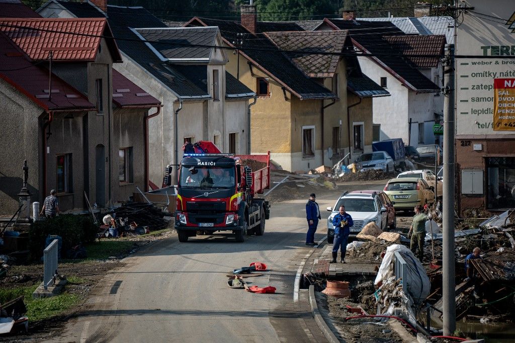 Recovery efforts underway following heavy flooding in Czech Republic