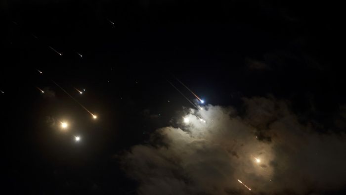 Irán támadja Izraelt