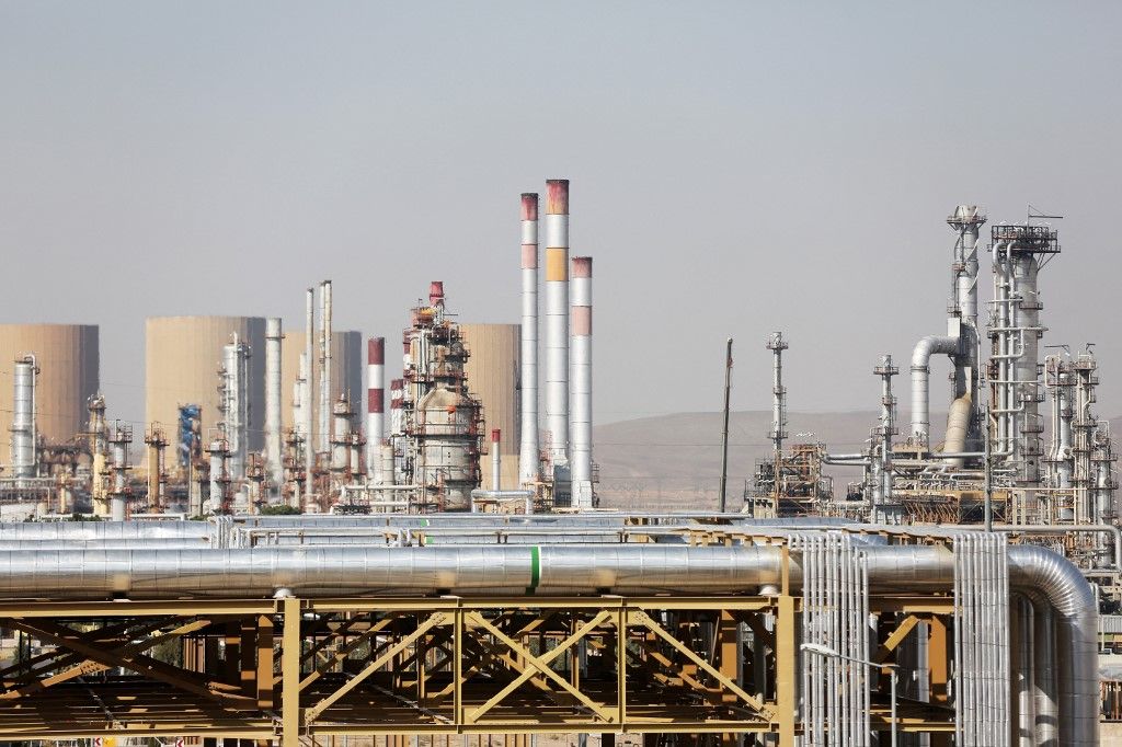 olaj Isfahan Oil and Gas Refinery Company in Iran