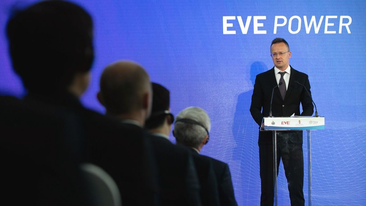 gazdasági semlegesség, Szijjártó Péter, CM20230509_Debrecen_Eve Power_bejelentés_akkugyár_akku_HAON (26)