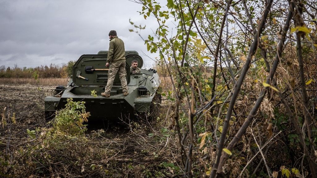 Mechanical Soldiers: Repairing Ukrainian Frontline Armored Vehicles ukrán