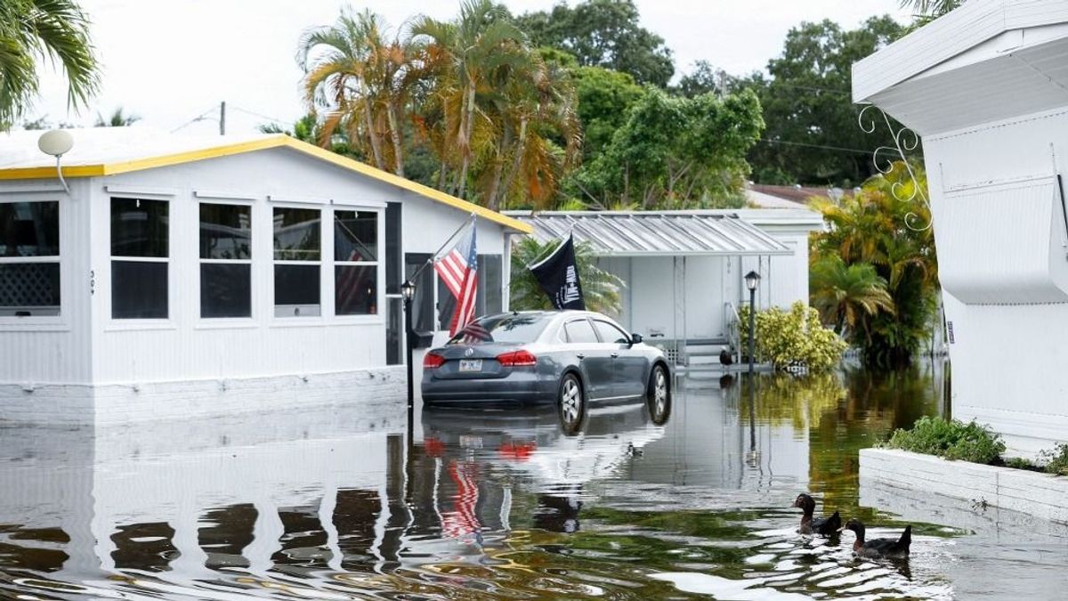 Tornádók, és szakadó eső pusztít Floridában a Milton hurrikán érkezése előtt