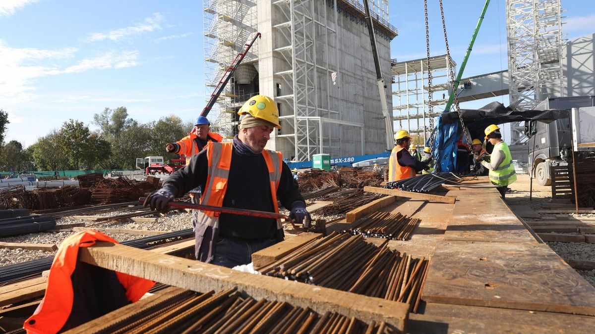 Továbbra is mélyponton a beruházások, de már látszik a fény az alagút végén 