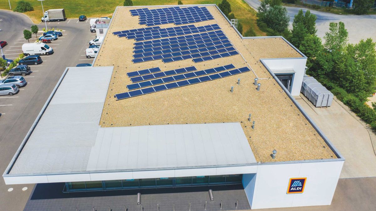 Rendületlenül zöldül az Aldi: újabb napelemeket telepítenek – ezek az érintett üzletek