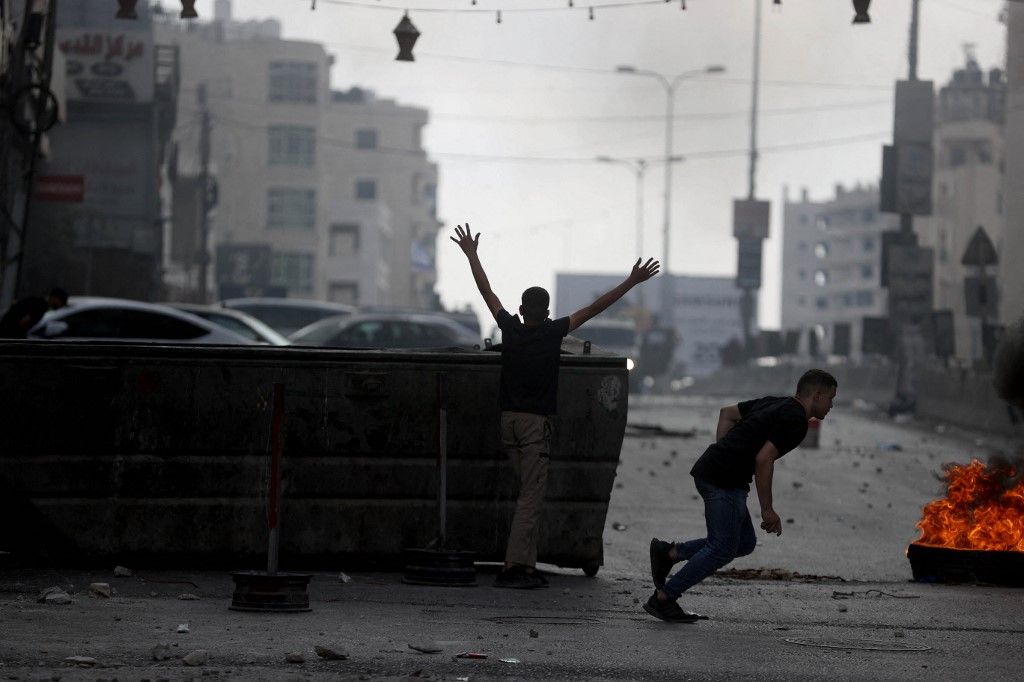 Israeli forces raided Qalandiya Refugee Camp