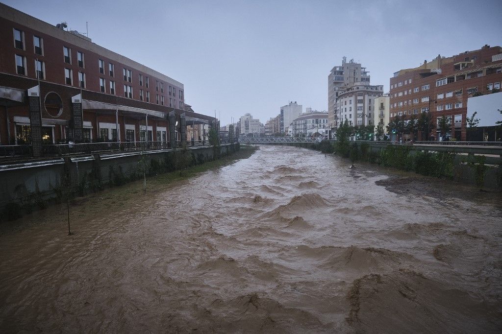 Flood Alerts Issued In Malaga, Spain, Spanyolországi áradások: újra tombol az árvíz, Malaga és Valencia már elesett