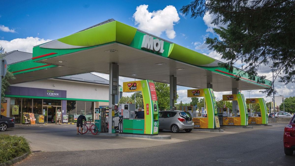 Kijöttek a friss üzemanyagárak, ennyiért tankolhatunk szombattól