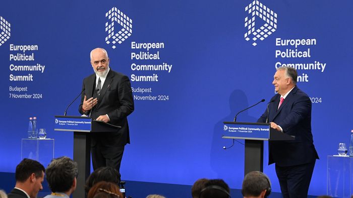 RAMA, Edi; ORBÁN Viktor