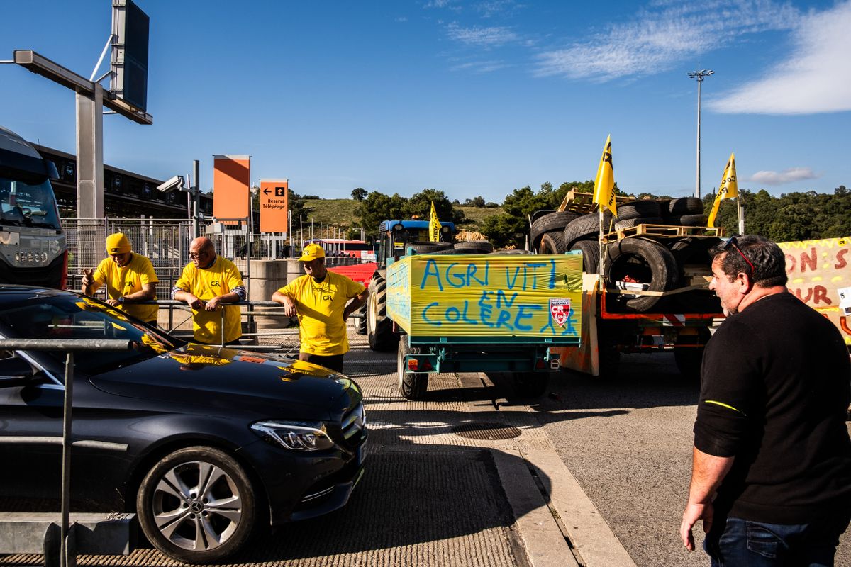 FRANCE-BLOCKING-HIGHWAY-FARMER-ANGER-LEBOULOU, gazdák