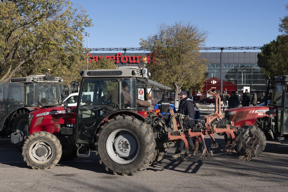 Carrefour 1: nem kell a brazil hús. Carrefour 2: a brazil hús kell Farmers Mobilize to Block EU’s Mercosur Trade Deal