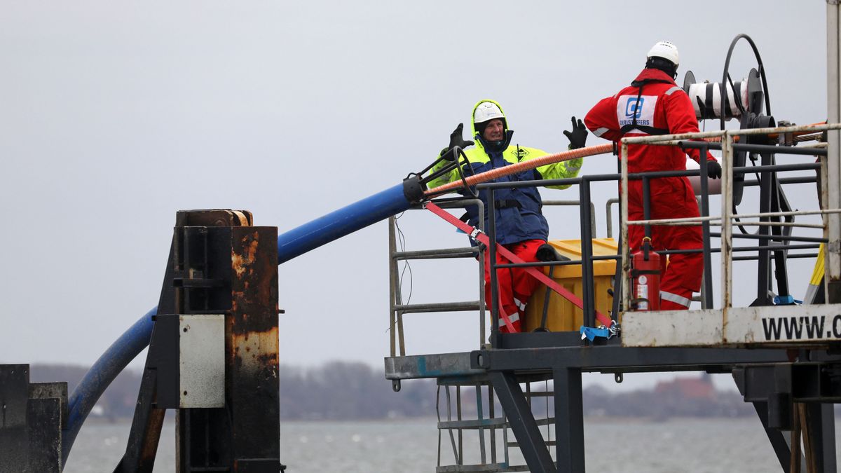 Sea tiller creates broadband connection from Hiddensee mélytengeri kábel