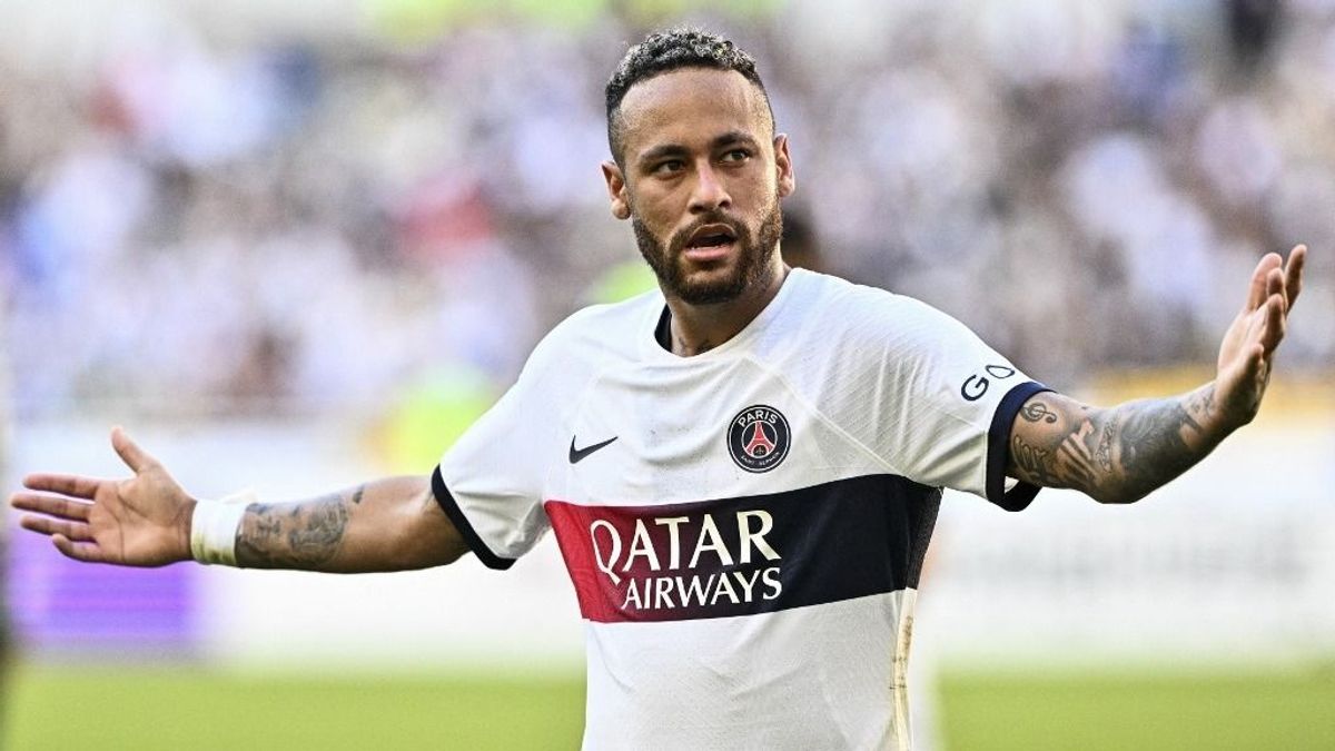 Döbbenetes pénzt kapott Neymar, mert tapsolt Párizsban