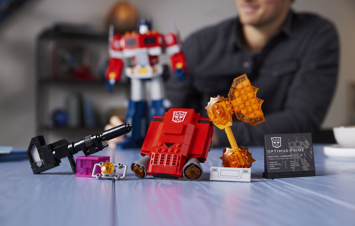 Transformers' Optimus Prime Immortalised In LEGO, A Hasbro a világ egyik legnagyobb játékgyártója, így nagy hatással van a piacra