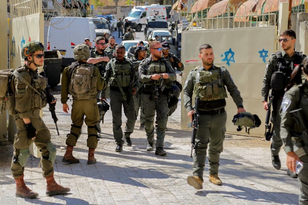 Settlers storm the Old City of Hebron, Már az ultraortodoxokat is sorozzák Izraelben