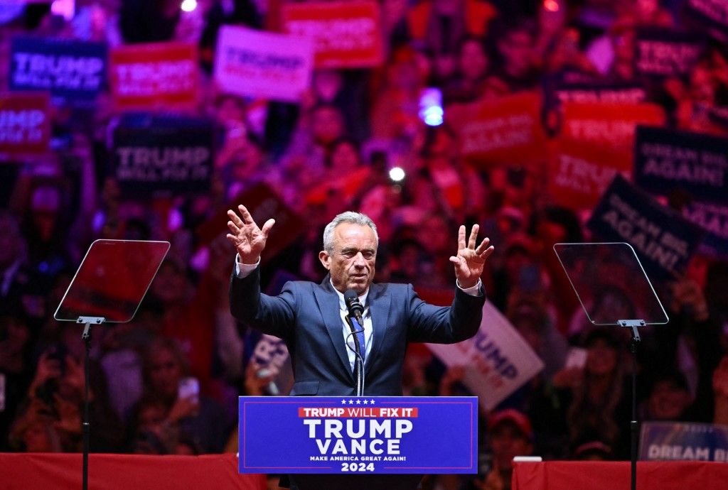 Republican presidential candidate Donald Trump holds a campaign rally