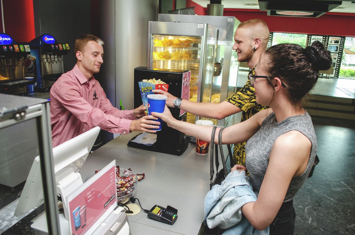 HM-0417, Több mozi is árat emel, követik a Cinema City példáját