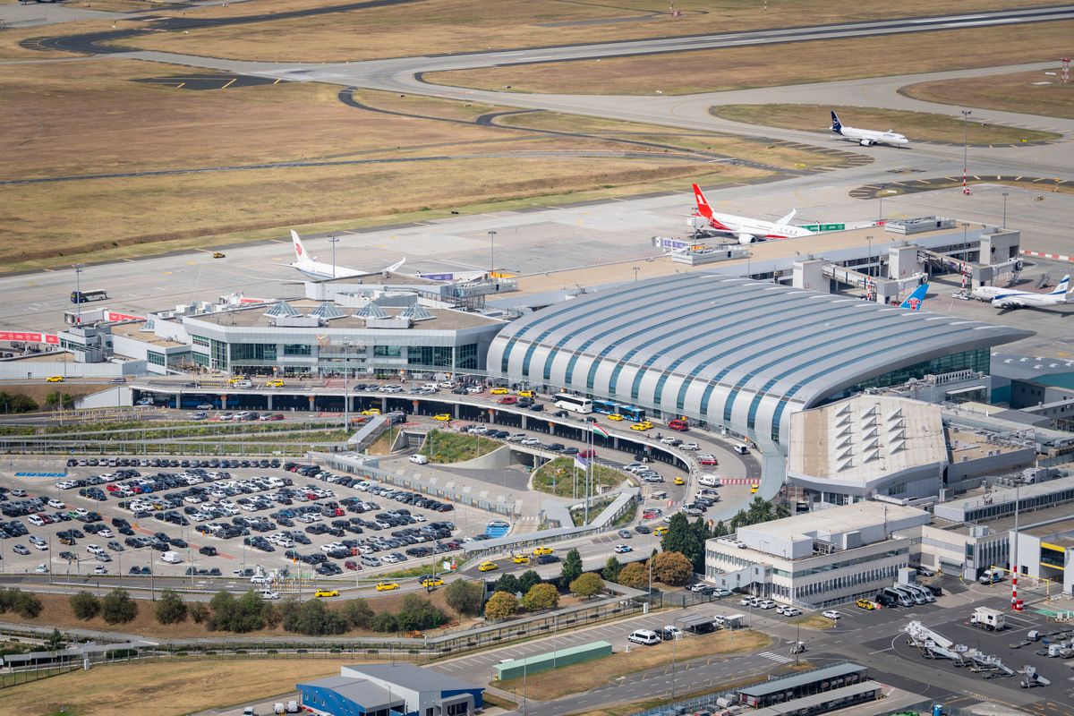 ferihegy
budapest airport
Liszt Ferenc Nemzetközi Repülőtér 