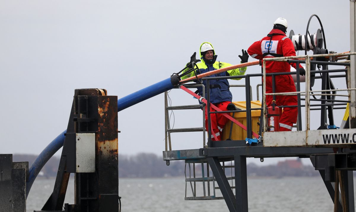 Sea tiller creates broadband connection from Hiddensee mélytengeri kábel