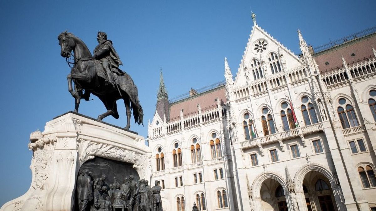 Nagy nap a magyar parlamentben: indul a vita – nagyító alatt a 2025-ös költségvetés