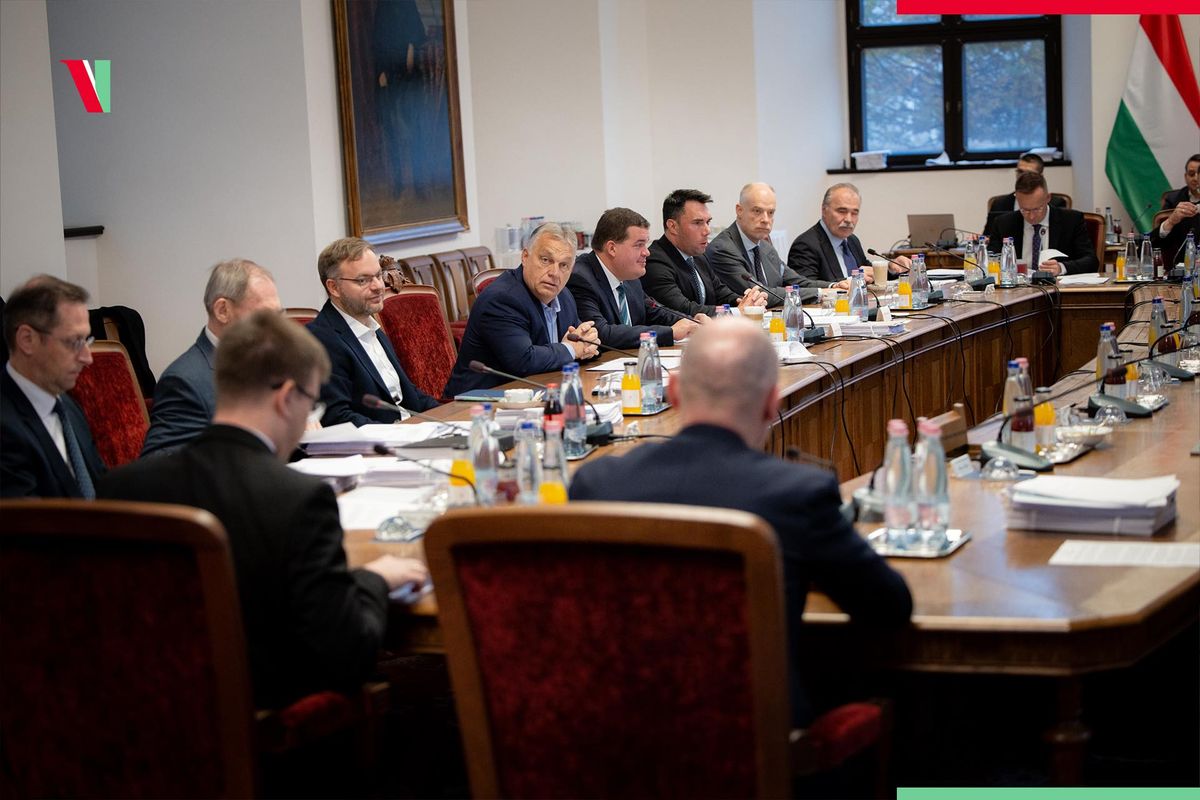 kormányülés
válsághelyzet
veszélyhelyzet