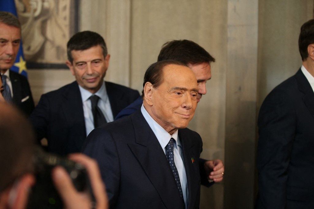 Italy holds political consultations to form new government