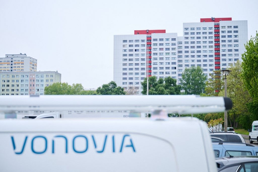 vonovia 
State of Berlin buys around 4500 apartments from Vonovia