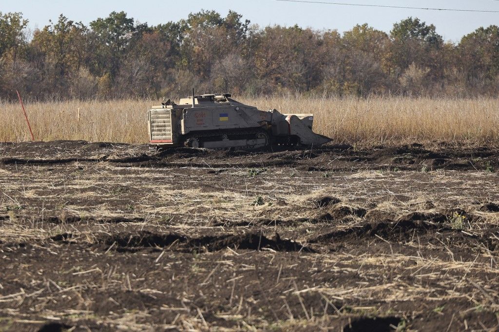 Large-scale humanitarian demining works underway in Kharkiv region
orosz-ukrán háború
akna, Ukrajna